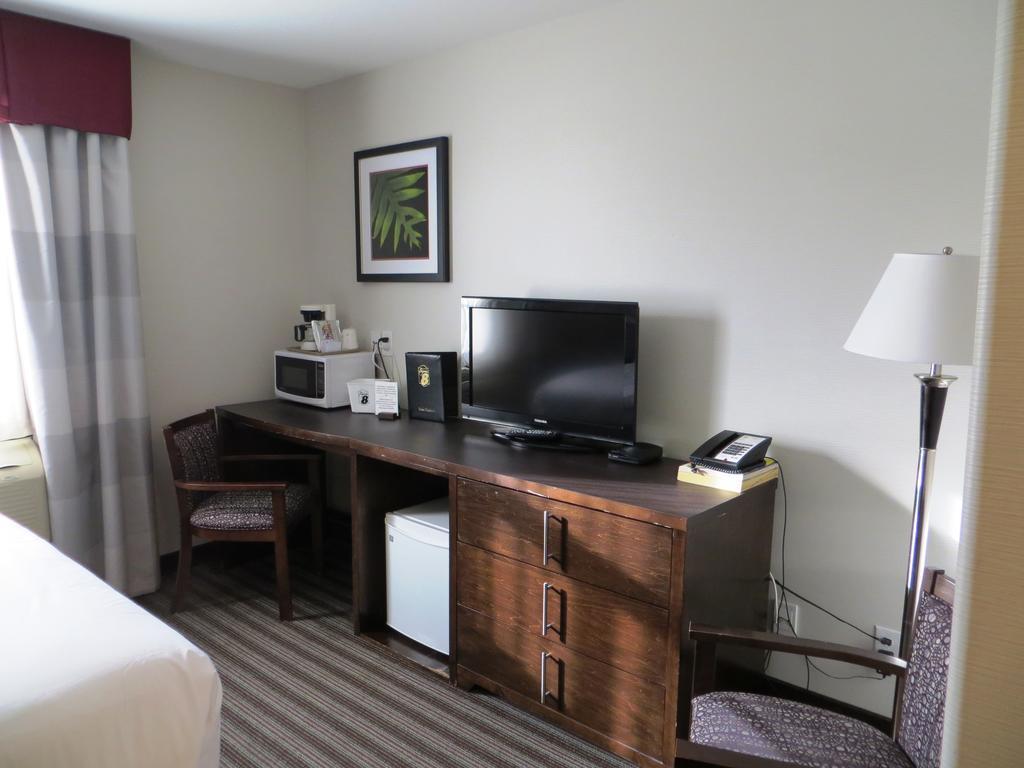 Super 8 By Wyndham Saskatoon Near Downtown Hotel Ngoại thất bức ảnh