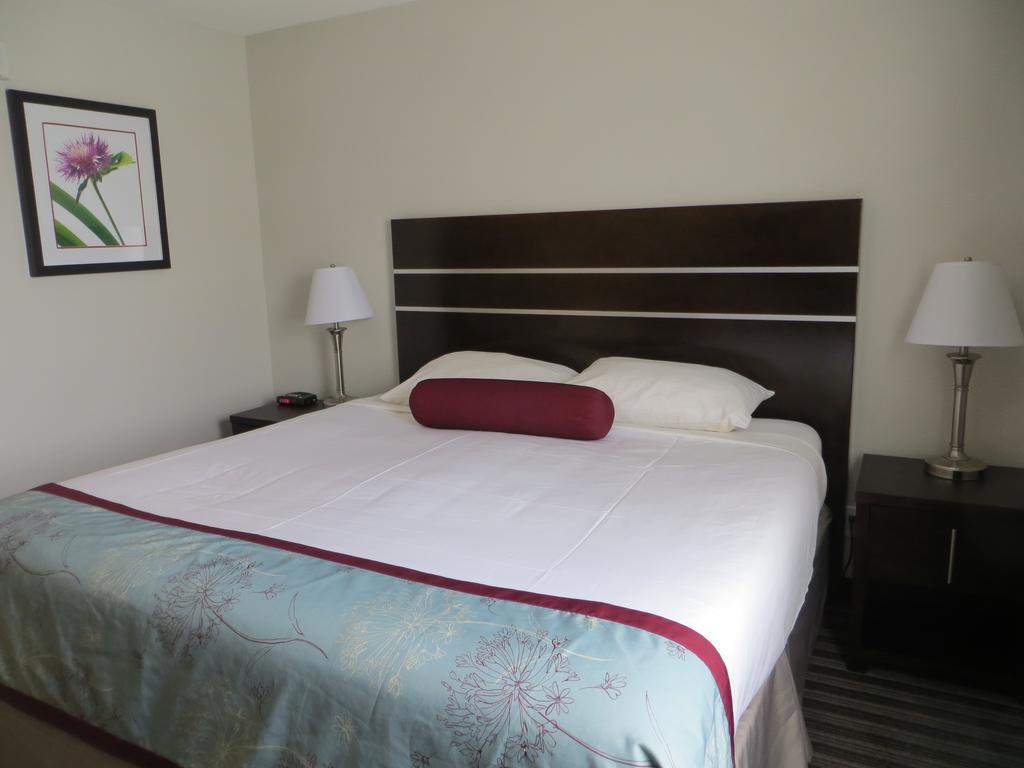 Super 8 By Wyndham Saskatoon Near Downtown Hotel Ngoại thất bức ảnh