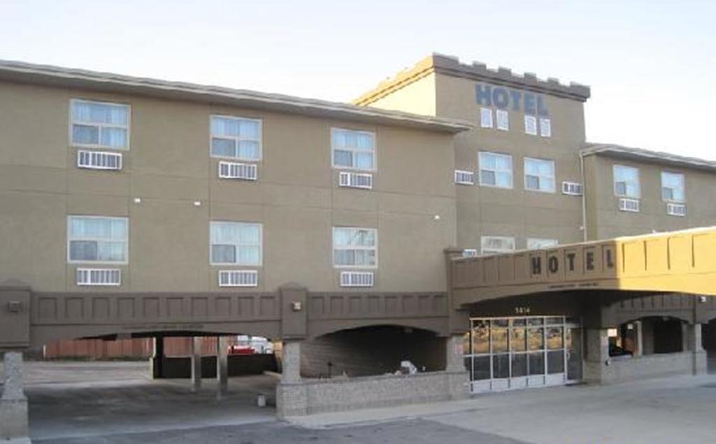 Super 8 By Wyndham Saskatoon Near Downtown Hotel Ngoại thất bức ảnh